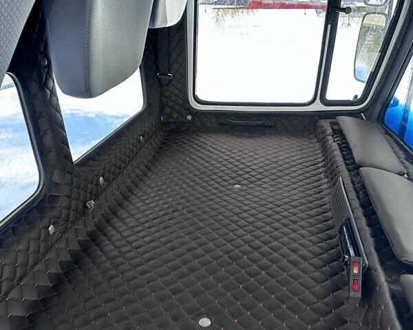 Белый Мерседес T2, объемом двигателя 4.25 л и пробегом 955 тыс. км за 15000 $, фото 2 на Automoto.ua