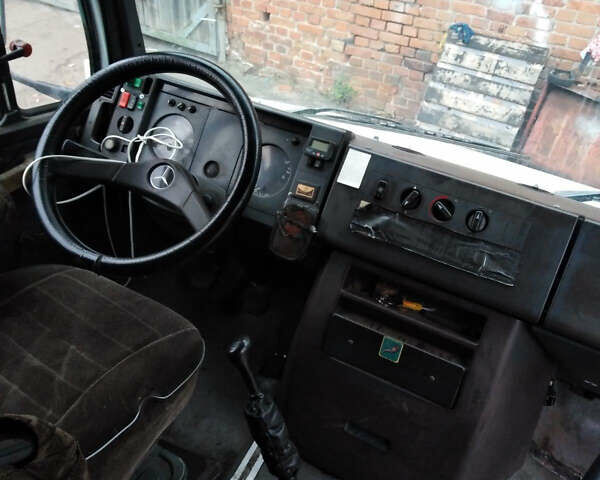 Белый Мерседес T2, объемом двигателя 4 л и пробегом 100 тыс. км за 3850 $, фото 4 на Automoto.ua