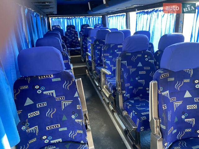 Білий Мерседес T2, об'ємом двигуна 4 л та пробігом 15 тис. км за 15000 $, фото 7 на Automoto.ua