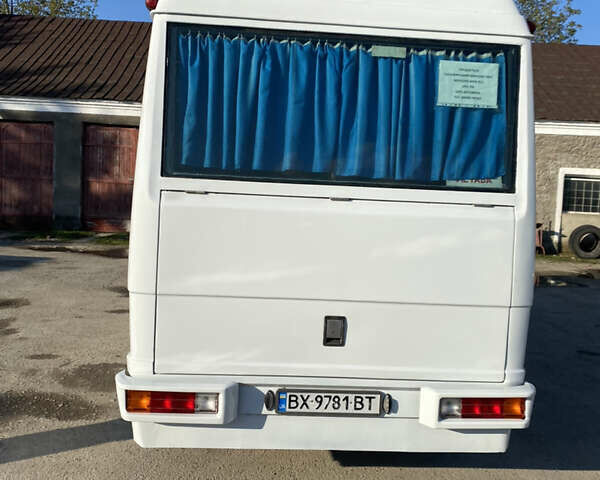 Білий Мерседес T2, об'ємом двигуна 4 л та пробігом 15 тис. км за 15000 $, фото 2 на Automoto.ua