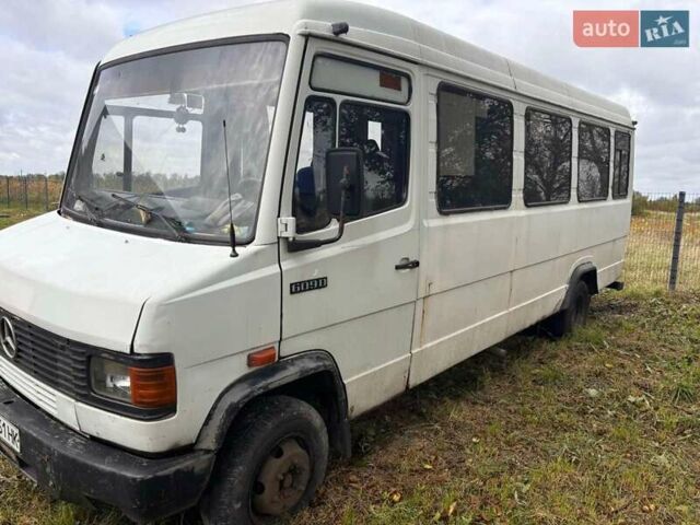 Белый Мерседес T2, объемом двигателя 4 л и пробегом 862 тыс. км за 4000 $, фото 5 на Automoto.ua