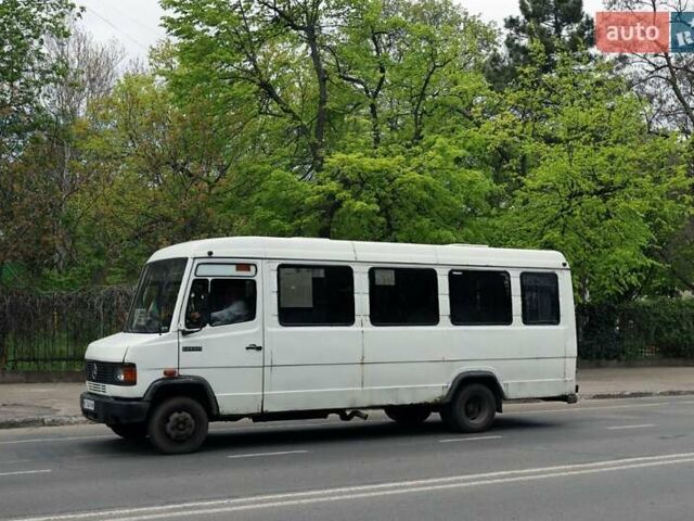 Белый Мерседес T2, объемом двигателя 4 л и пробегом 862 тыс. км за 4000 $, фото 7 на Automoto.ua