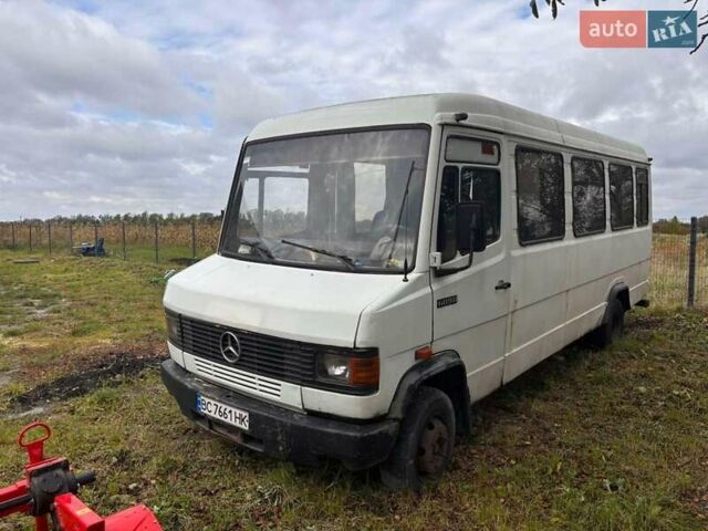 Белый Мерседес T2, объемом двигателя 4 л и пробегом 862 тыс. км за 4000 $, фото 3 на Automoto.ua