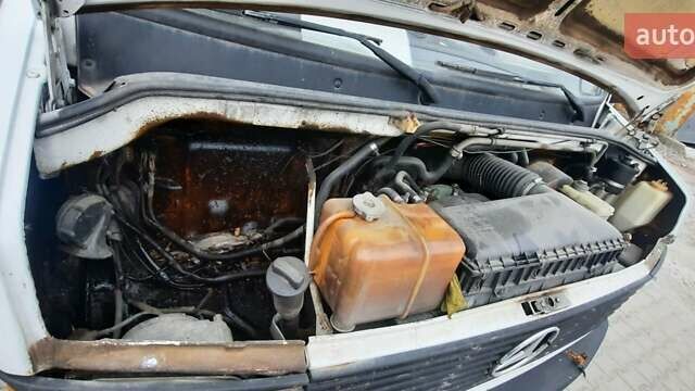 Белый Мерседес T2, объемом двигателя 4 л и пробегом 50 тыс. км за 6300 $, фото 3 на Automoto.ua