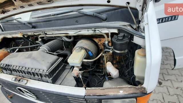 Белый Мерседес T2, объемом двигателя 4 л и пробегом 50 тыс. км за 6300 $, фото 4 на Automoto.ua