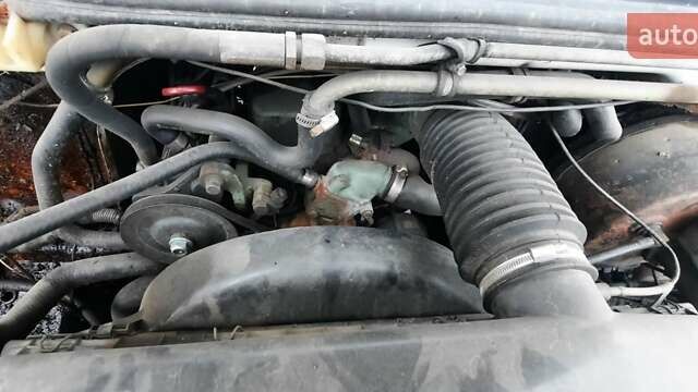 Белый Мерседес T2, объемом двигателя 4 л и пробегом 50 тыс. км за 6300 $, фото 2 на Automoto.ua