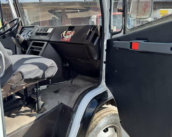 Белый Мерседес T2, объемом двигателя 3.9 л и пробегом 626 тыс. км за 4300 $, фото 7 на Automoto.ua