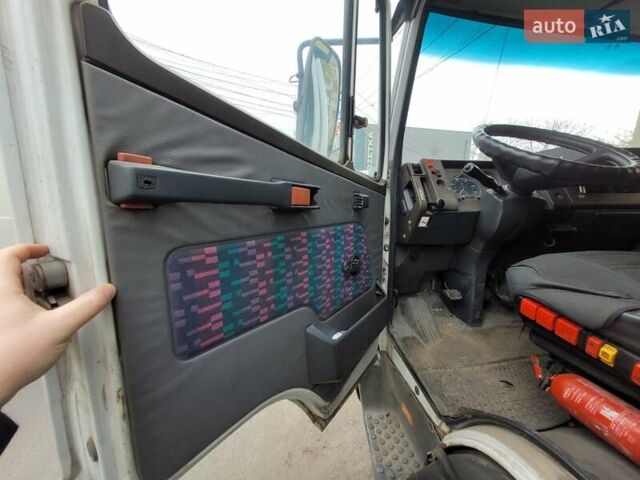 Белый Мерседес T2, объемом двигателя 4.2 л и пробегом 6 тыс. км за 4000 $, фото 8 на Automoto.ua