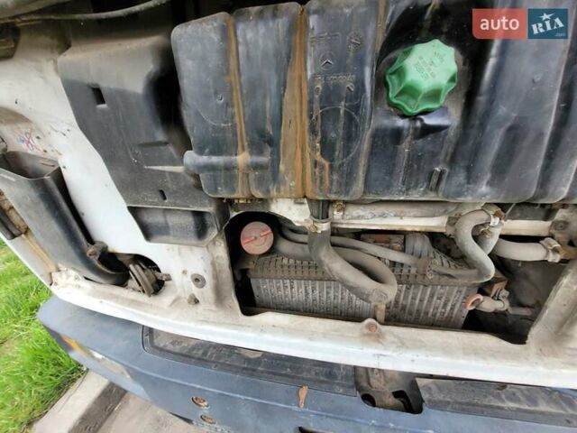 Белый Мерседес T2, объемом двигателя 4.2 л и пробегом 6 тыс. км за 4000 $, фото 2 на Automoto.ua