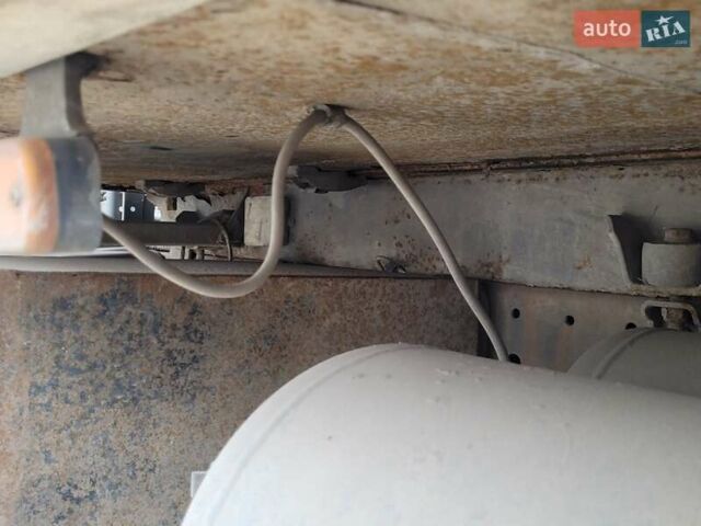 Белый Мерседес T2, объемом двигателя 4.2 л и пробегом 6 тыс. км за 4000 $, фото 12 на Automoto.ua