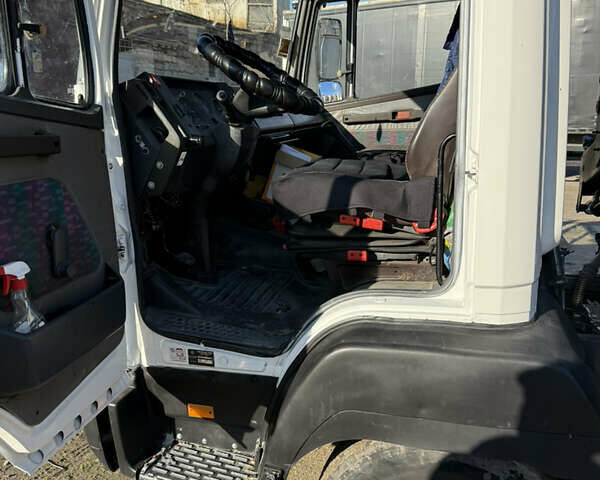 Белый Мерседес T2, объемом двигателя 6 л и пробегом 520 тыс. км за 23000 $, фото 8 на Automoto.ua