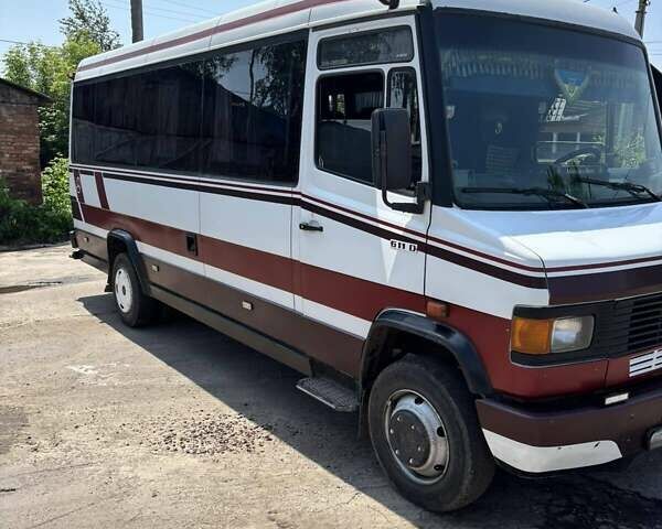 Белый Мерседес T2, объемом двигателя 3.97 л и пробегом 450 тыс. км за 7800 $, фото 1 на Automoto.ua