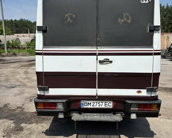 Белый Мерседес T2, объемом двигателя 3.97 л и пробегом 450 тыс. км за 7800 $, фото 5 на Automoto.ua