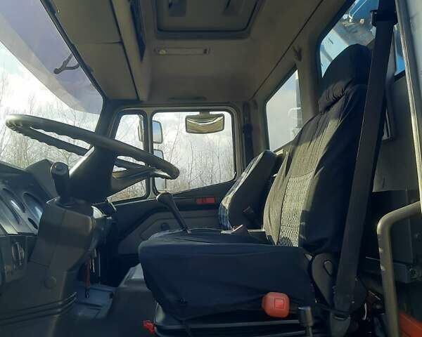 Белый Мерседес T2, объемом двигателя 11 л и пробегом 480 тыс. км за 28000 $, фото 6 на Automoto.ua