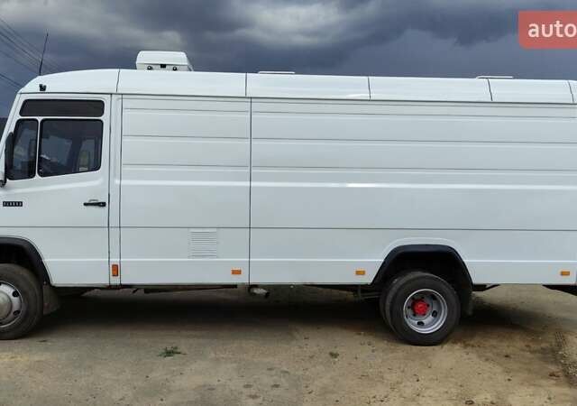 Белый Мерседес T2, объемом двигателя 0 л и пробегом 730 тыс. км за 11000 $, фото 2 на Automoto.ua