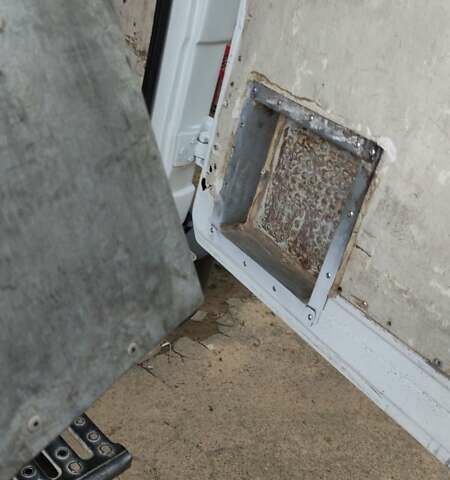 Белый Мерседес T2, объемом двигателя 0 л и пробегом 730 тыс. км за 11000 $, фото 14 на Automoto.ua