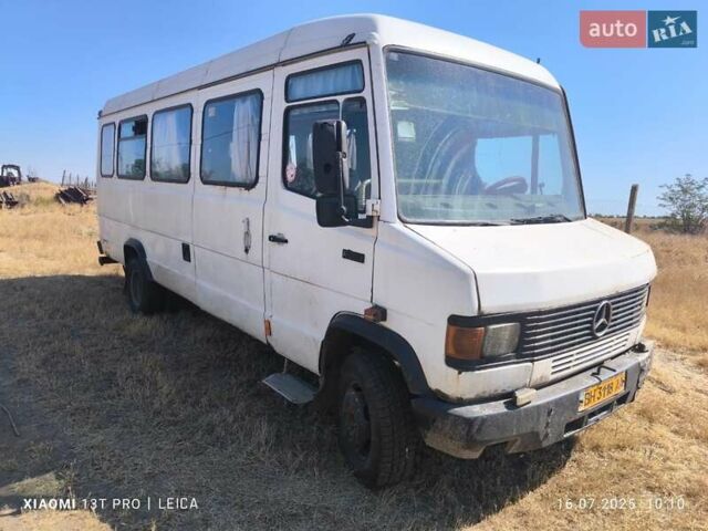 Білий Мерседес T2, об'ємом двигуна 4 л та пробігом 100 тис. км за 3300 $, фото 2 на Automoto.ua