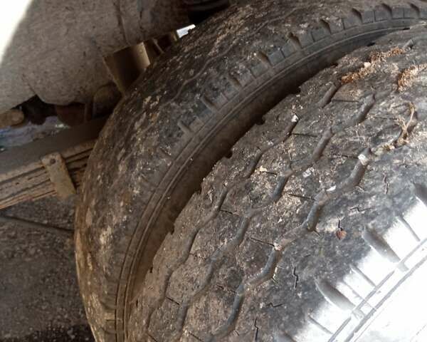 Белый Мерседес T2, объемом двигателя 2.3 л и пробегом 3 тыс. км за 700 $, фото 7 на Automoto.ua