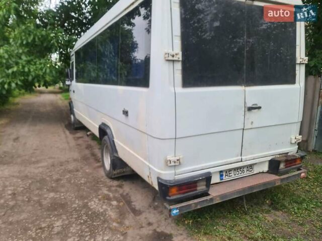 Білий Мерседес T2, об'ємом двигуна 3.97 л та пробігом 310 тис. км за 5450 $, фото 1 на Automoto.ua