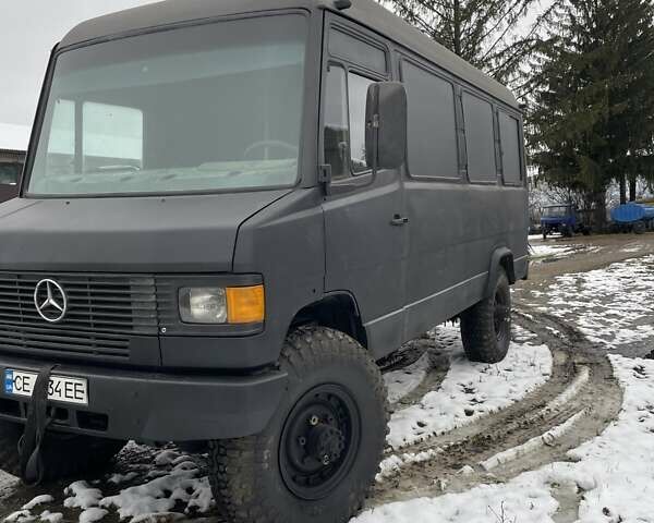 Черный Мерседес T2, объемом двигателя 3.97 л и пробегом 300 тыс. км за 12500 $, фото 1 на Automoto.ua