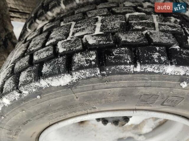 Красный Мерседес T2, объемом двигателя 3.97 л и пробегом 455 тыс. км за 6000 $, фото 11 на Automoto.ua