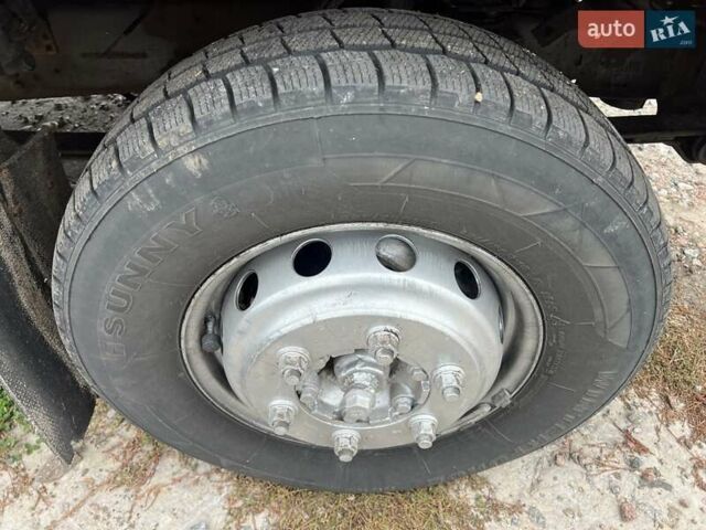 Красный Мерседес T2, объемом двигателя 4 л и пробегом 450 тыс. км за 16800 $, фото 8 на Automoto.ua