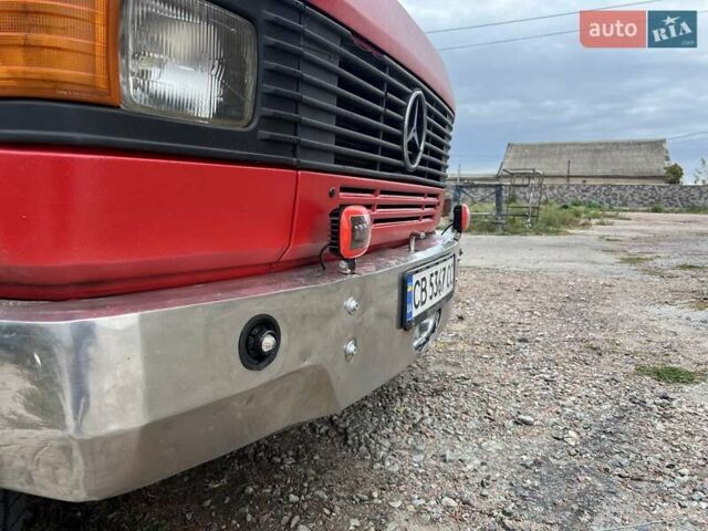 Красный Мерседес T2, объемом двигателя 4 л и пробегом 450 тыс. км за 16800 $, фото 9 на Automoto.ua