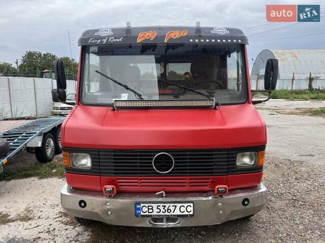 Красный Мерседес T2, объемом двигателя 4 л и пробегом 450 тыс. км за 16800 $, фото 1 на Automoto.ua