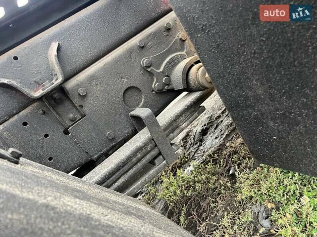 Красный Мерседес T2, объемом двигателя 4 л и пробегом 450 тыс. км за 16800 $, фото 38 на Automoto.ua