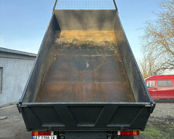 Красный Мерседес T2, объемом двигателя 4.25 л и пробегом 9 тыс. км за 14200 $, фото 19 на Automoto.ua