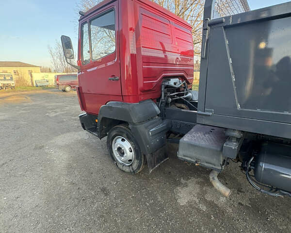 Красный Мерседес T2, объемом двигателя 4.25 л и пробегом 9 тыс. км за 14200 $, фото 10 на Automoto.ua