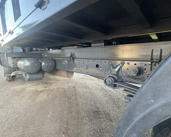 Красный Мерседес T2, объемом двигателя 4.25 л и пробегом 9 тыс. км за 14200 $, фото 20 на Automoto.ua