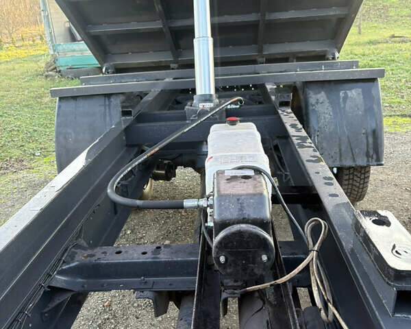 Красный Мерседес T2, объемом двигателя 4.25 л и пробегом 9 тыс. км за 14200 $, фото 26 на Automoto.ua