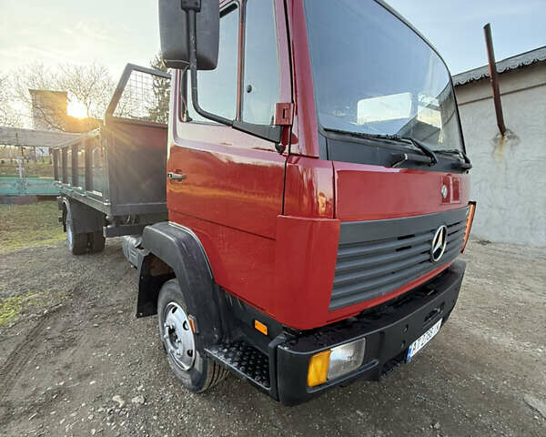 Красный Мерседес T2, объемом двигателя 4.25 л и пробегом 9 тыс. км за 14200 $, фото 9 на Automoto.ua