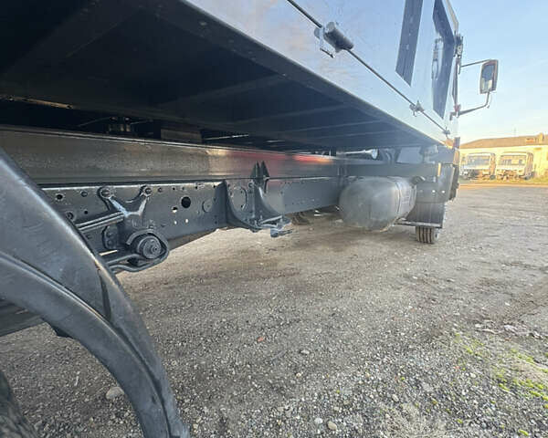 Красный Мерседес T2, объемом двигателя 4.25 л и пробегом 9 тыс. км за 14200 $, фото 21 на Automoto.ua