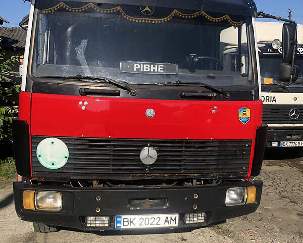 Красный Мерседес T2, объемом двигателя 5.96 л и пробегом 880 тыс. км за 11000 $, фото 1 на Automoto.ua