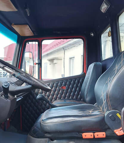 Красный Мерседес T2, объемом двигателя 6 л и пробегом 400 тыс. км за 14999 $, фото 5 на Automoto.ua