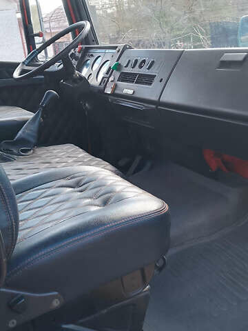 Красный Мерседес T2, объемом двигателя 6 л и пробегом 400 тыс. км за 14999 $, фото 6 на Automoto.ua