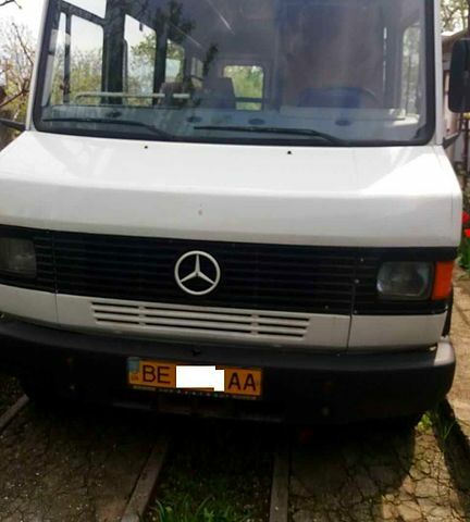 Мерседес T2, объемом двигателя 3 л и пробегом 570 тыс. км за 4000 $, фото 1 на Automoto.ua