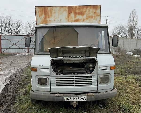 Мерседес T2, объемом двигателя 3.2 л и пробегом 450 тыс. км за 1500 $, фото 2 на Automoto.ua