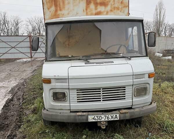 Мерседес T2, объемом двигателя 3.2 л и пробегом 450 тыс. км за 1500 $, фото 3 на Automoto.ua