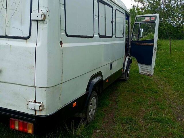 Мерседес T2, объемом двигателя 2.4 л и пробегом 235 тыс. км за 1700 $, фото 3 на Automoto.ua