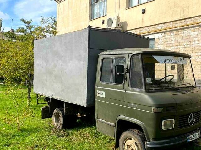 Мерседес T2, объемом двигателя 2.4 л и пробегом 0 тыс. км за 1500 $, фото 1 на Automoto.ua