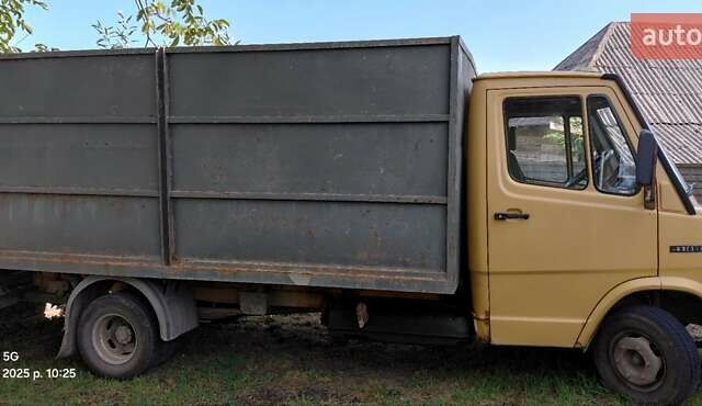 Желтый Мерседес T2, объемом двигателя 2.9 л и пробегом 400 тыс. км за 3550 $, фото 4 на Automoto.ua