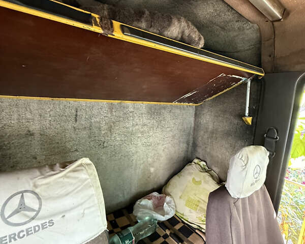 Желтый Мерседес T2, объемом двигателя 4 л и пробегом 94 тыс. км за 6500 $, фото 6 на Automoto.ua