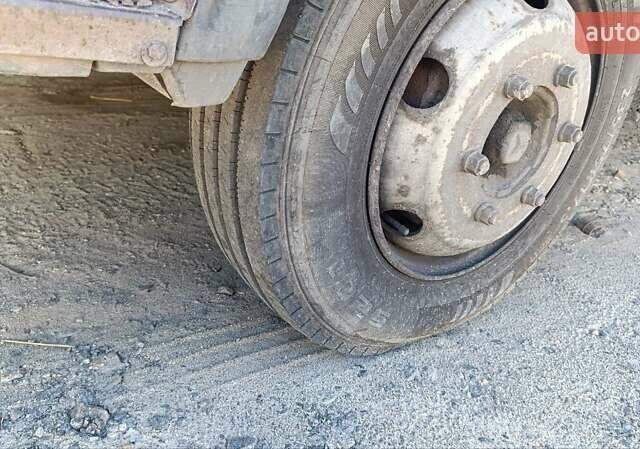 Жовтий Мерседес T2, об'ємом двигуна 5.96 л та пробігом 750 тис. км за 5500 $, фото 4 на Automoto.ua