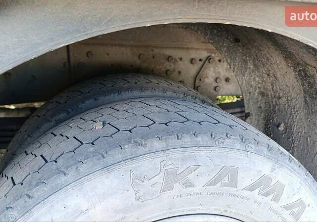 Жовтий Мерседес T2, об'ємом двигуна 5.96 л та пробігом 750 тис. км за 5500 $, фото 1 на Automoto.ua