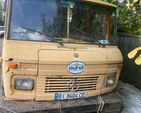 Желтый Мерседес T2, объемом двигателя 3.78 л и пробегом 200 тыс. км за 2000 $, фото 1 на Automoto.ua