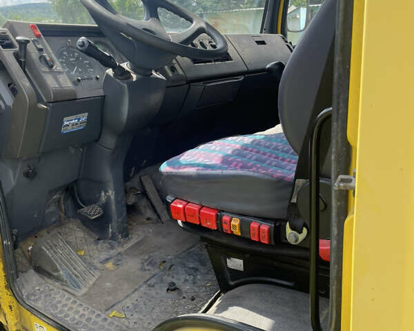 Желтый Мерседес T2, объемом двигателя 3.97 л и пробегом 470 тыс. км за 6900 $, фото 10 на Automoto.ua