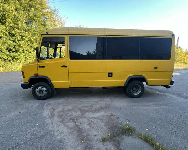 Жовтий Мерседес T2, об'ємом двигуна 3.97 л та пробігом 500 тис. км за 5500 $, фото 2 на Automoto.ua